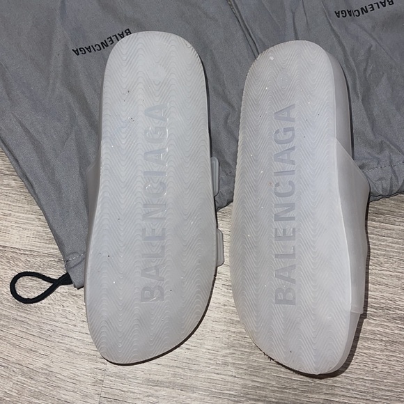 Balenciaga Slides - Picture 2 of 3